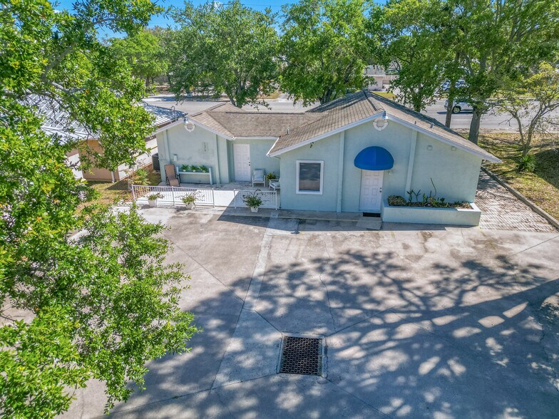 1570 N Harbor City Blvd, Melbourne, FL à vendre - Photo de l’immeuble – Image 3 sur 23