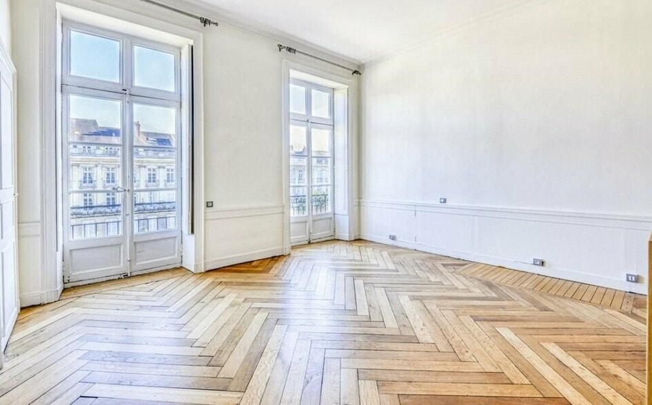 18 Rue Marbeuf, Paris à louer - Photo intérieure – Image 2 sur 7