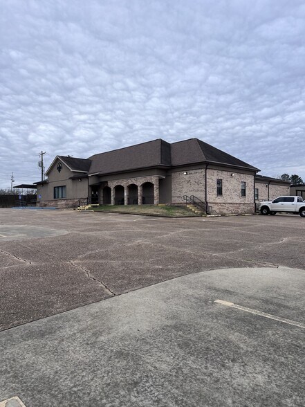 103 Watts St, Jonesboro, LA à vendre - Photo de l’immeuble – Image 3 sur 7
