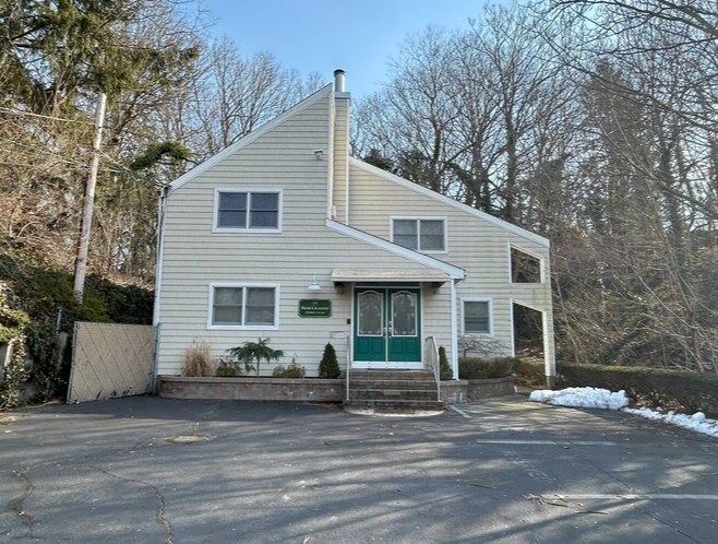 191 Terry Rd, Smithtown, NY à vendre - Photo principale – Image 1 sur 14