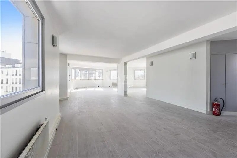 Bureau dans Paris à louer - Photo de l’immeuble – Image 3 sur 9