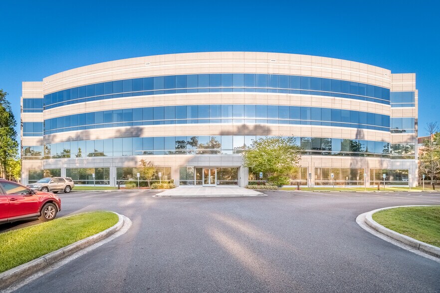 4000 Faber Place Dr, North Charleston, SC à louer - Photo de l’immeuble – Image 3 sur 22