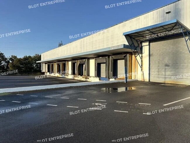 Plus de détails pour Local d’activités à vendre