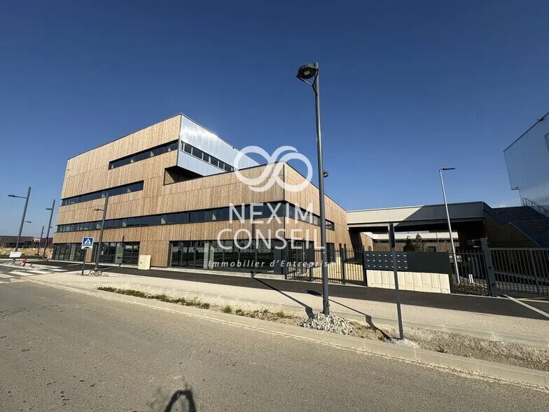 30 Rue Des Buissons, Roissy-en-France à louer - Photo de l’immeuble – Image 3 sur 15