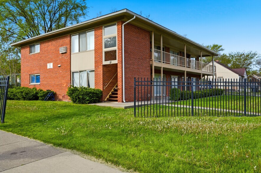 9439 Chalmers St, Detroit, MI à vendre - Photo de l’immeuble – Image 3 sur 14