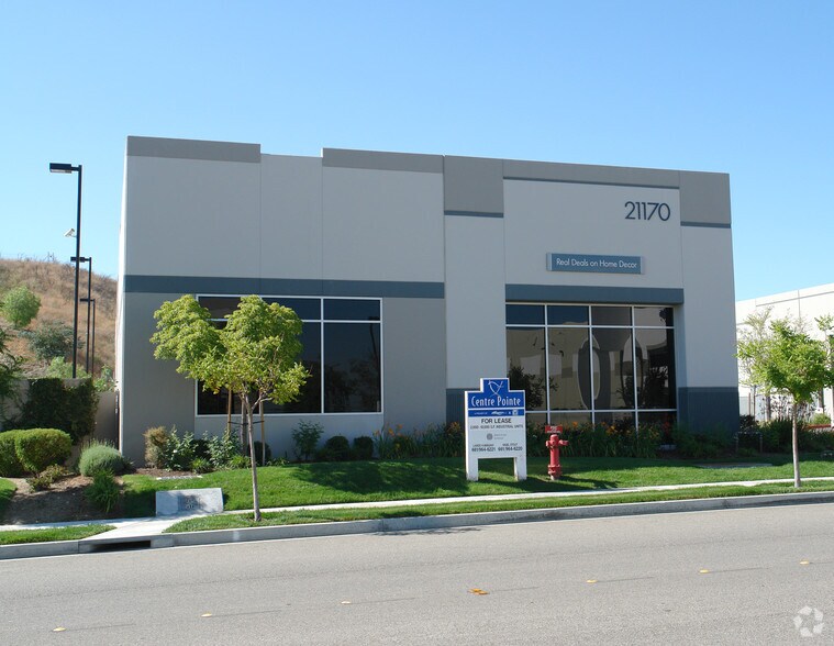 21170 Centre Pointe Pky, Santa Clarita, CA à louer - Photo de l’immeuble – Image 3 sur 4