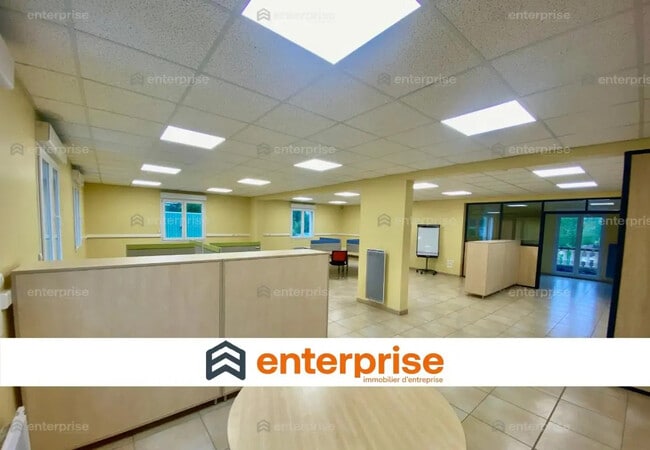 Plus de détails pour Bureau à louer