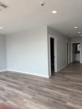 5901 N MacArthur Blvd, Warr Acres, OK à louer - Vidéo sur l’annonce professionnelle