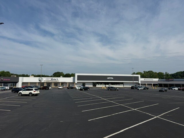 700 Atlanta Rd, Cumming, GA à louer - Photo de l’immeuble – Image 3 sur 4