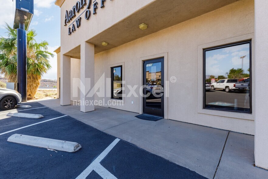 1090 E Tabernacle St, Saint George, UT à louer - Photo de l’immeuble – Image 2 sur 6