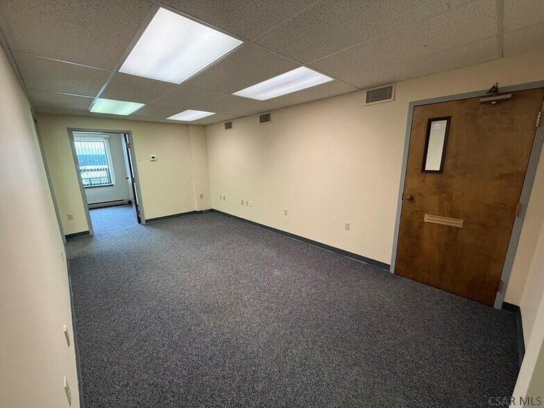 244 Walnut St, Johnstown, PA à louer - Photo intérieure – Image 2 sur 13