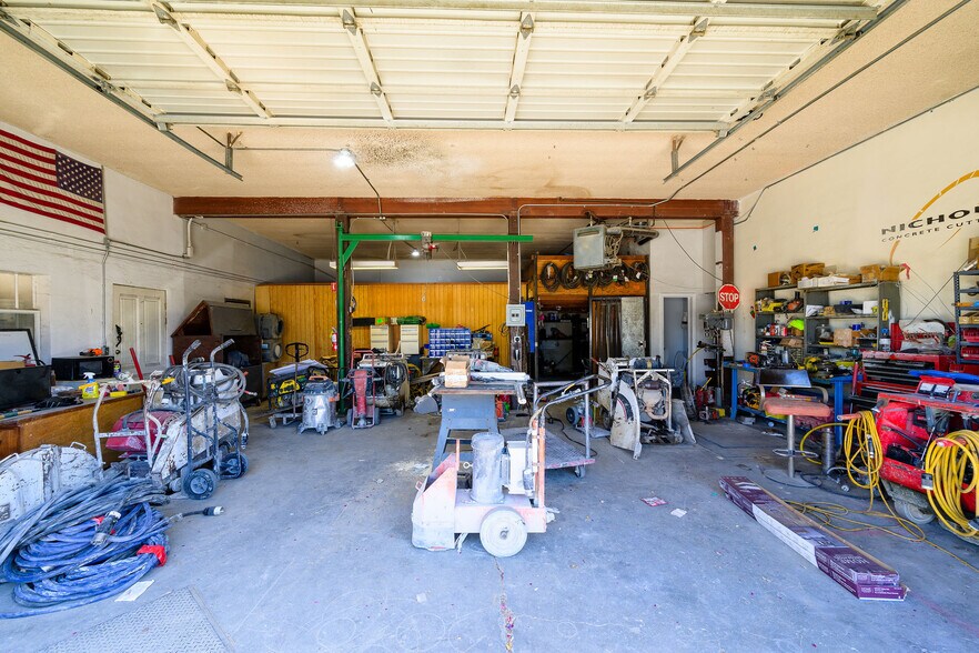 2625 Fair Oaks Ave, Redwood City, CA à louer - Photo de l’immeuble – Image 2 sur 5