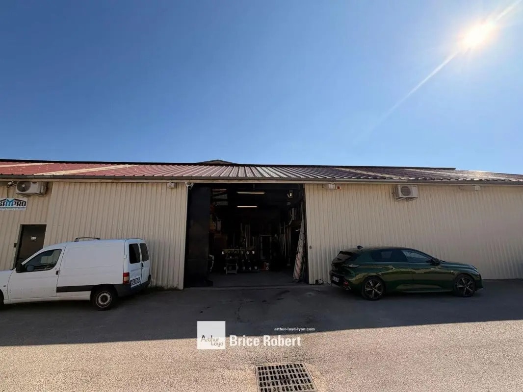 73 Rue Paul Et Marc Barbezat, Décines-Charpieu à louer Photo de l’immeuble– Image 1 sur 7