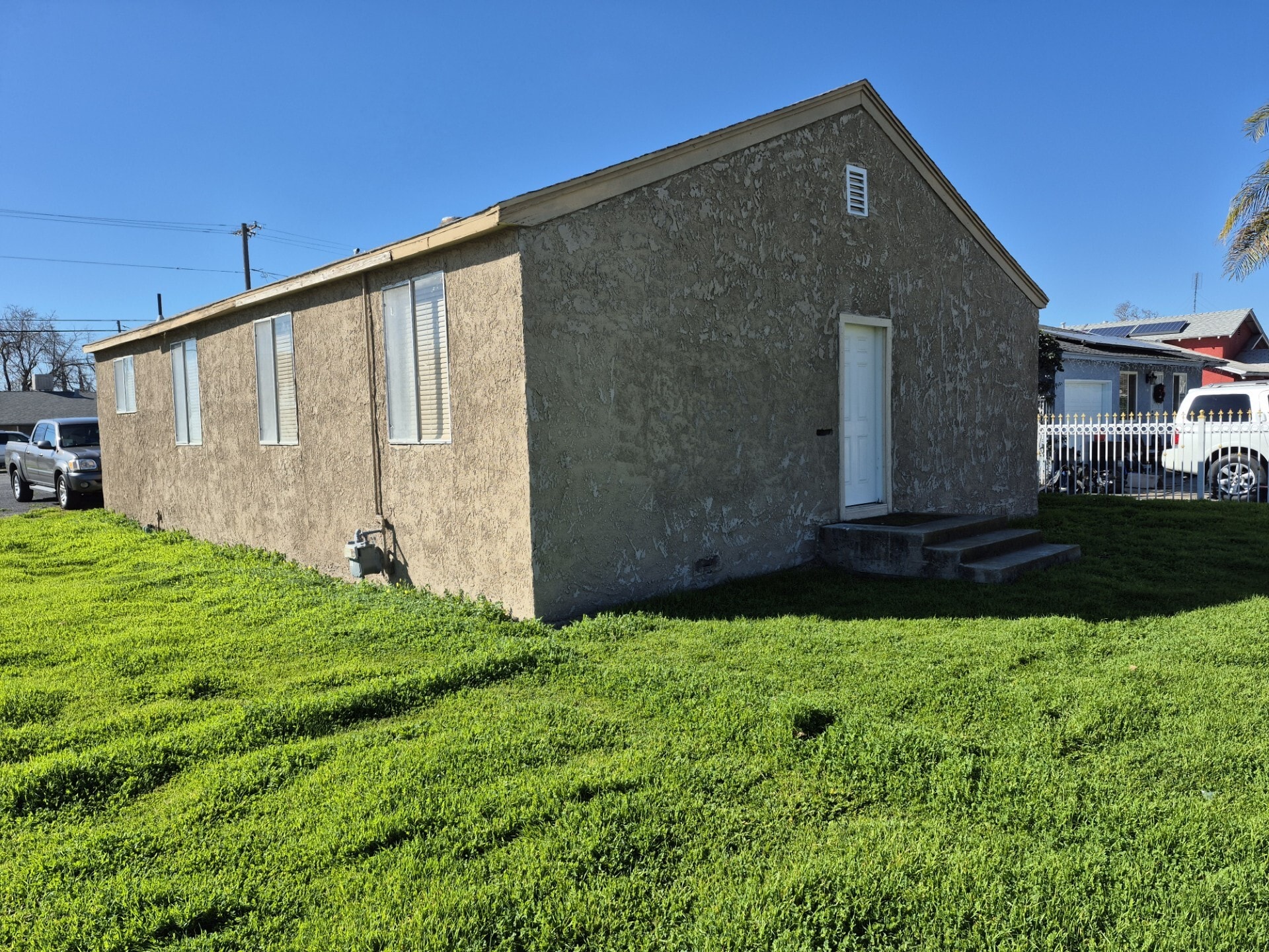 604 W 8th St, Merced, CA à louer Photo de l’immeuble– Image 1 sur 5