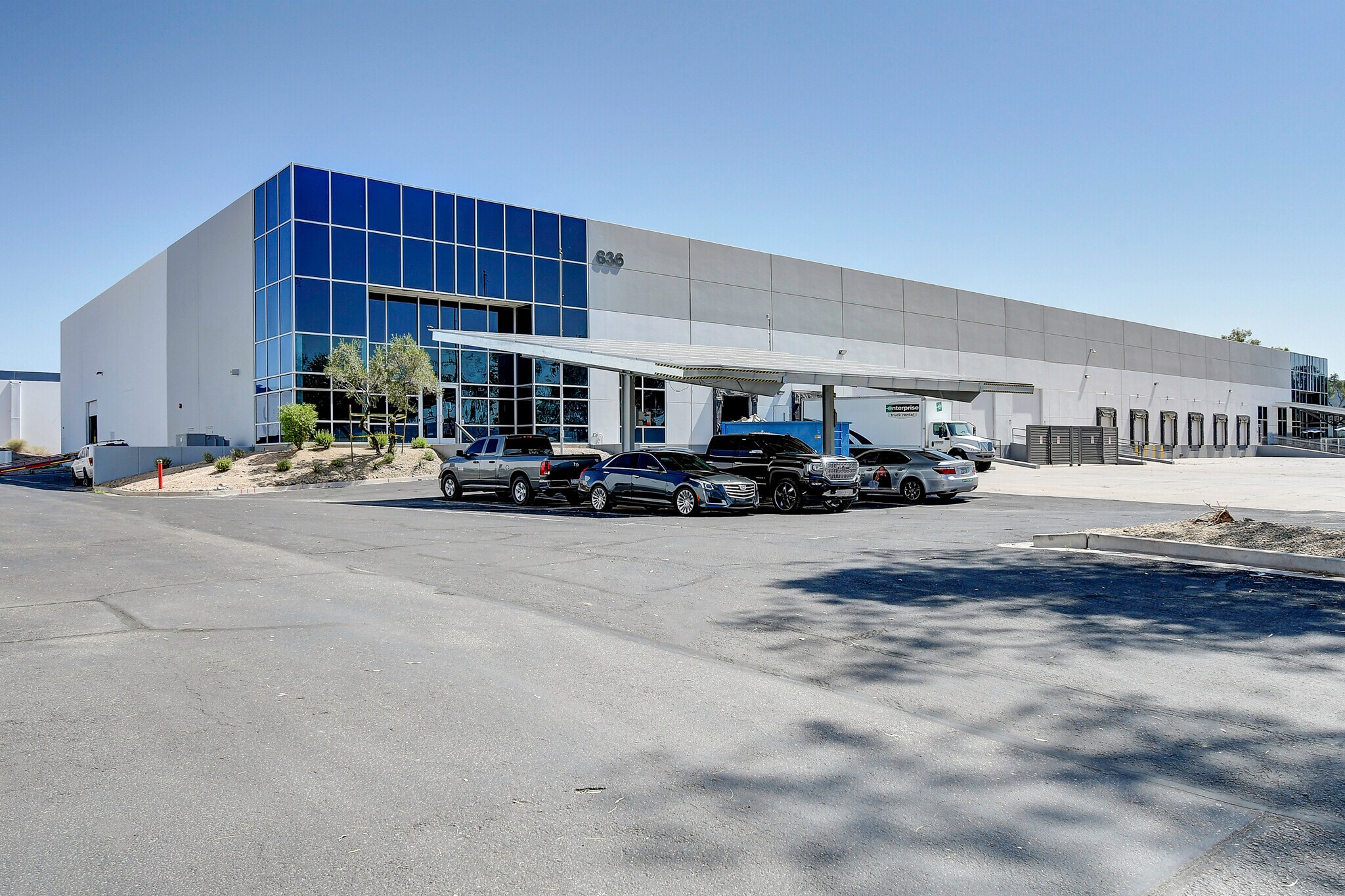 836 E University Dr, Phoenix, AZ à louer Photo de l’immeuble– Image 1 sur 16