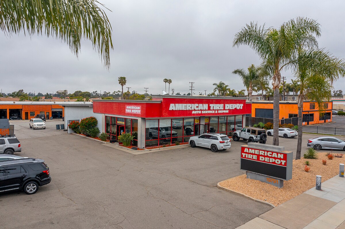 19791 Beach Blvd, Huntington Beach, CA à vendre Photo de l’immeuble– Image 1 sur 12