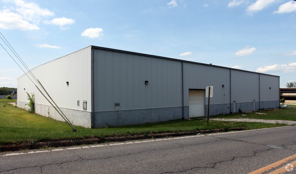 60791 Southgate Parkway, Byesville, OH à louer - Photo de l’immeuble – Image 2 sur 2