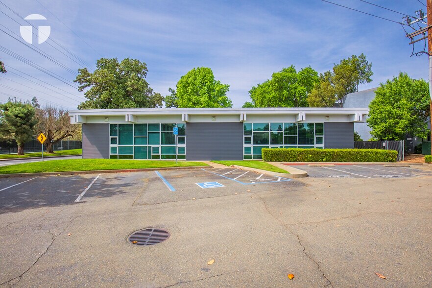109 Scripps Dr, Sacramento, CA à vendre - Photo de l’immeuble – Image 3 sur 31