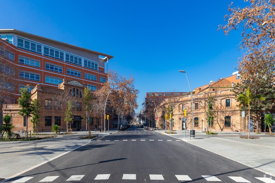 Bureau dans Barcelone, Barcelona à louer - Photo de l’immeuble – Image 2 sur 3