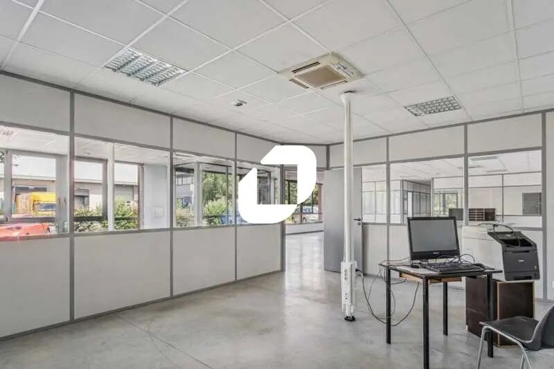Bureau dans Le Mesnil-Amelot à louer - Photo de l’immeuble – Image 3 sur 16