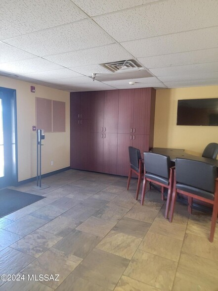 170 N Haskell Ave, Willcox, AZ à vendre - Photo intérieure – Image 3 sur 14