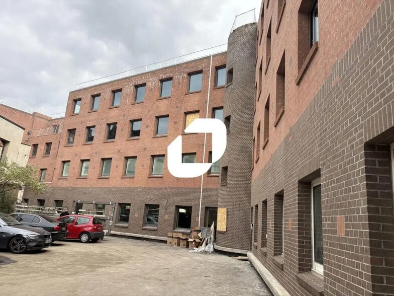 37 Rue Du Vieux Faubourg, Lille à louer - Photo de l’immeuble – Image 2 sur 14
