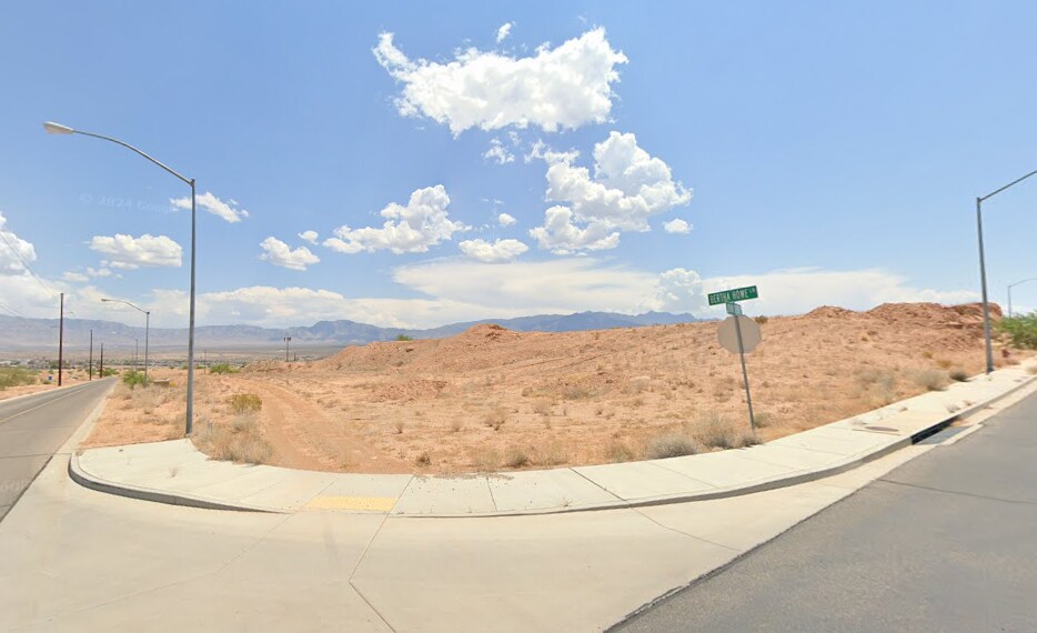 300 John Deere Drive, Mesquite, NV à vendre - Photo de l’immeuble – Image 2 sur 6
