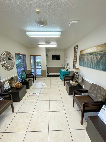 10616 Main St, Thonotosassa, FL à vendre - Photo de l’immeuble – Image 3 sur 7