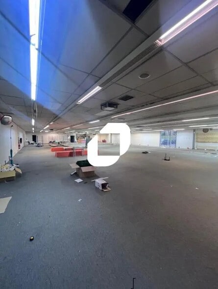 Local d’activités dans Couilly-Pont-aux-Dames à louer - Photo de l’immeuble – Image 2 sur 6