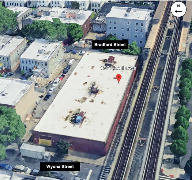 697 Wyona St, Brooklyn, NY à vendre - Photo de l’immeuble – Image 3 sur 13