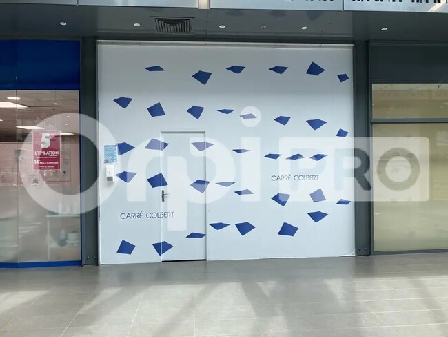 Plus de détails pour Local commercial à louer