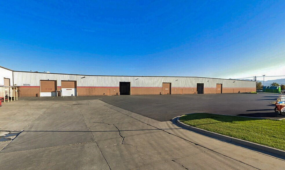 3790 W Great Lakes Dr, Salt Lake City, UT à louer - Photo de l’immeuble – Image 2 sur 8