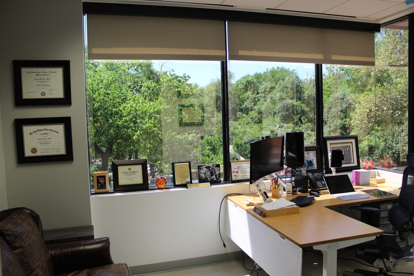 9011 Mountain Ridge Dr, Austin, TX 78759 - Lot 100 - - Photo intérieure - Image 1 of 7
