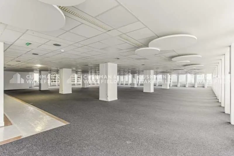 100-101 Terrasse Boieldieu, Puteaux à louer - Photo de l’immeuble – Image 3 sur 7