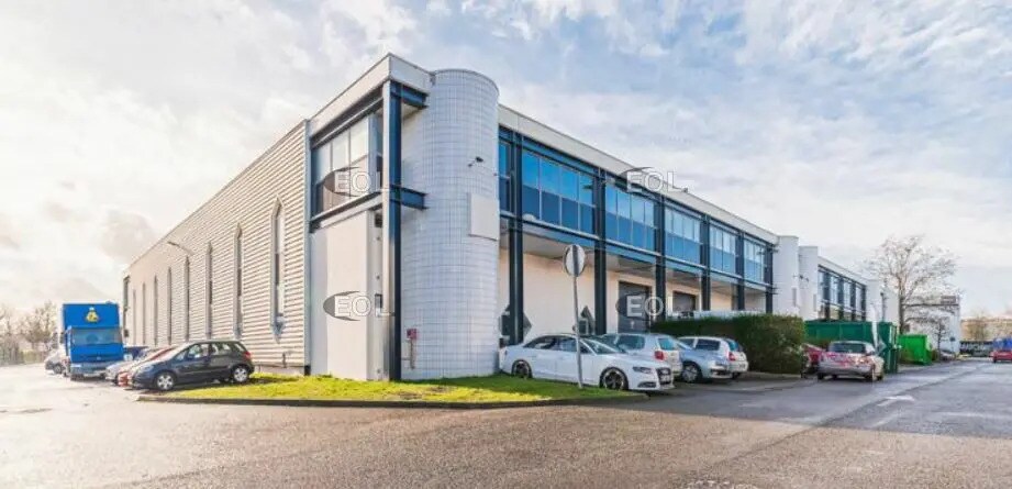 Industriel/Logistique dans Élancourt à louer - Photo de l’immeuble – Image 2 sur 6