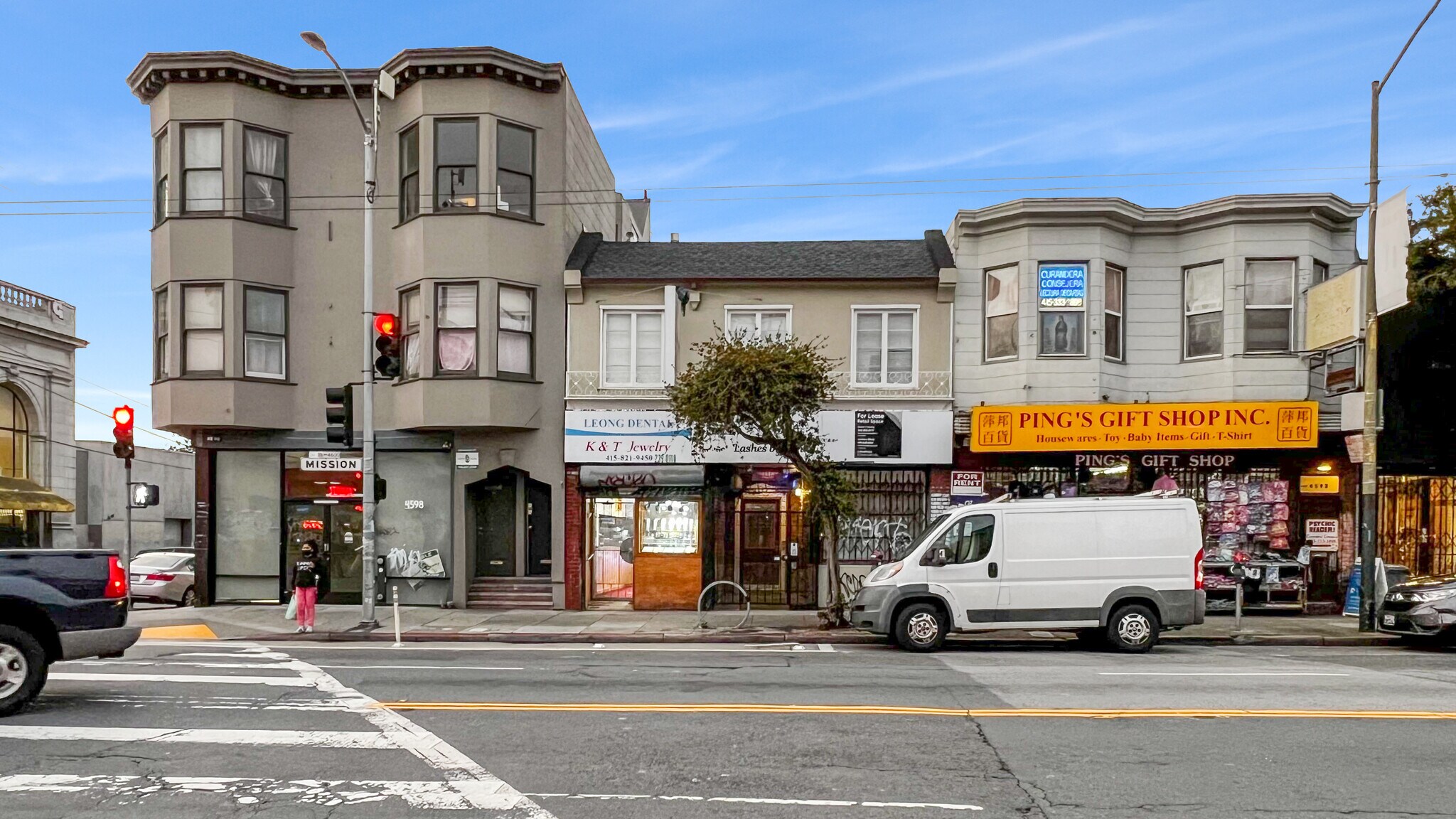 4596 Mission St, San Francisco, CA à louer Photo de l’immeuble– Image 1 sur 7