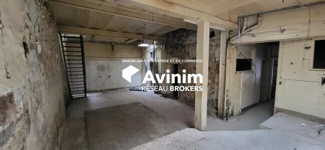 Plus de détails pour Local commercial à vendre