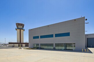 Plus de détails pour 800 Aviation Dr, Camarillo, CA - Spécialisé à vendre