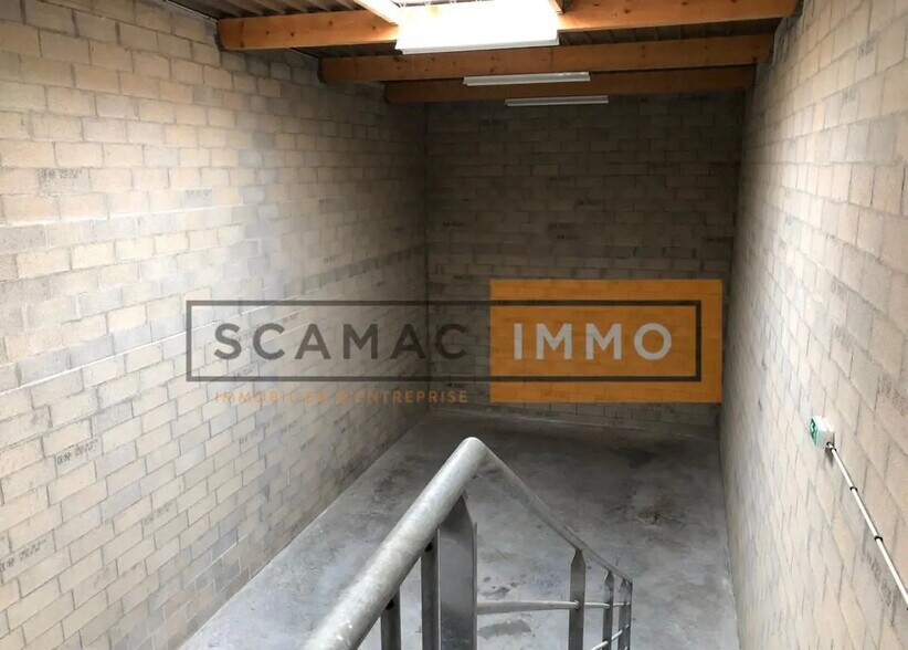 Industriel/Logistique dans Ozoir-la-Ferrière à louer - Photo de l’immeuble – Image 2 sur 5