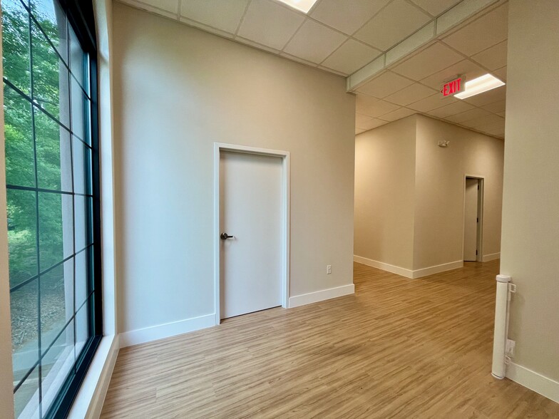 259 S Broad St, Mooresville, NC à louer - Photo de l’immeuble – Image 3 sur 6