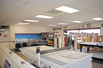 5800 Redwood Dr, Rohnert Park, CA à louer Photo intérieure– Image 1 sur 8