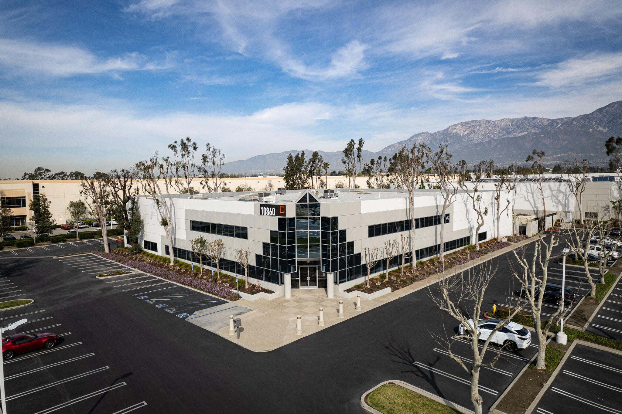 10860 6th St, Rancho Cucamonga, CA à louer Photo intérieure– Image 1 sur 3