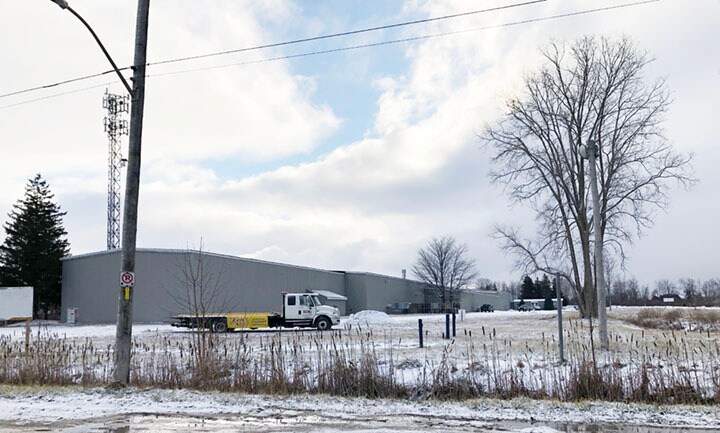 1 Firestone Rd, Strathroy-Caradoc, ON à vendre Photo principale– Image 1 sur 22