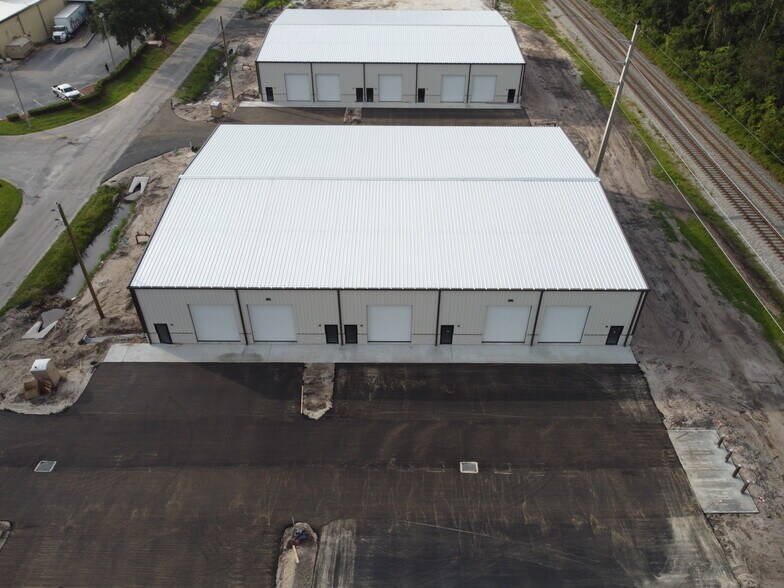 730 Parque Dr, Ormond Beach, FL à louer - Photo de l’immeuble – Image 2 sur 7