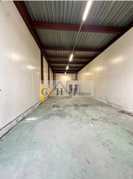 Local d’activités dans Brie-Comte-Robert à louer - Photo intérieure – Image 2 sur 3