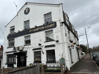 Plus de détails pour Hampton Court Rd, East Molesey - Local commercial à vendre