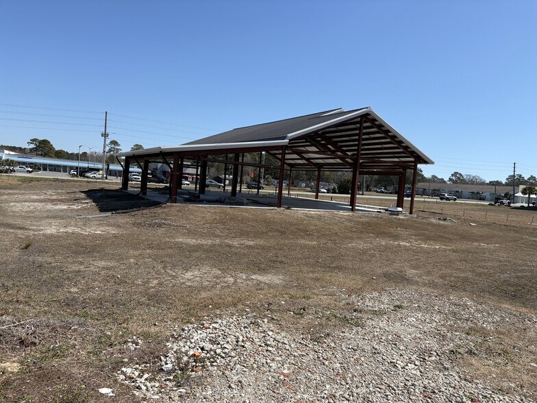 1660 Seaside SW Rd, Sunset Beach, NC à vendre - Photo de l’immeuble – Image 2 sur 3