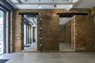 Plus de détails pour 1-4 Langley Ct, Londres - Local commercial à louer