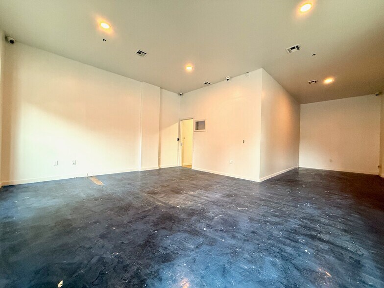 210 Lewis Ave, Brooklyn, NY à louer - Photo de l’immeuble – Image 2 sur 6