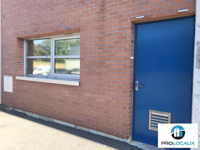 Plus de détails pour Local d'activités à louer